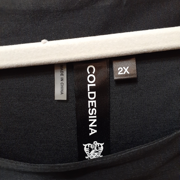 New! Coldesina "Jenny" Convertible Asymmetrical Drape Sleeve Top, 2X - Picture 7 of 13